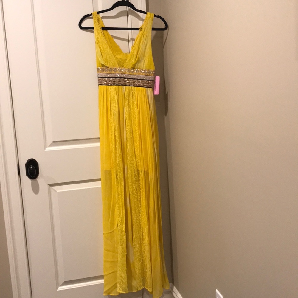 Long yellow dress